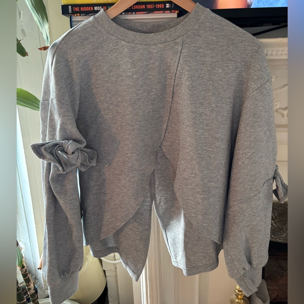 Gray Asymmetrical Sweatshirt — Kuose
